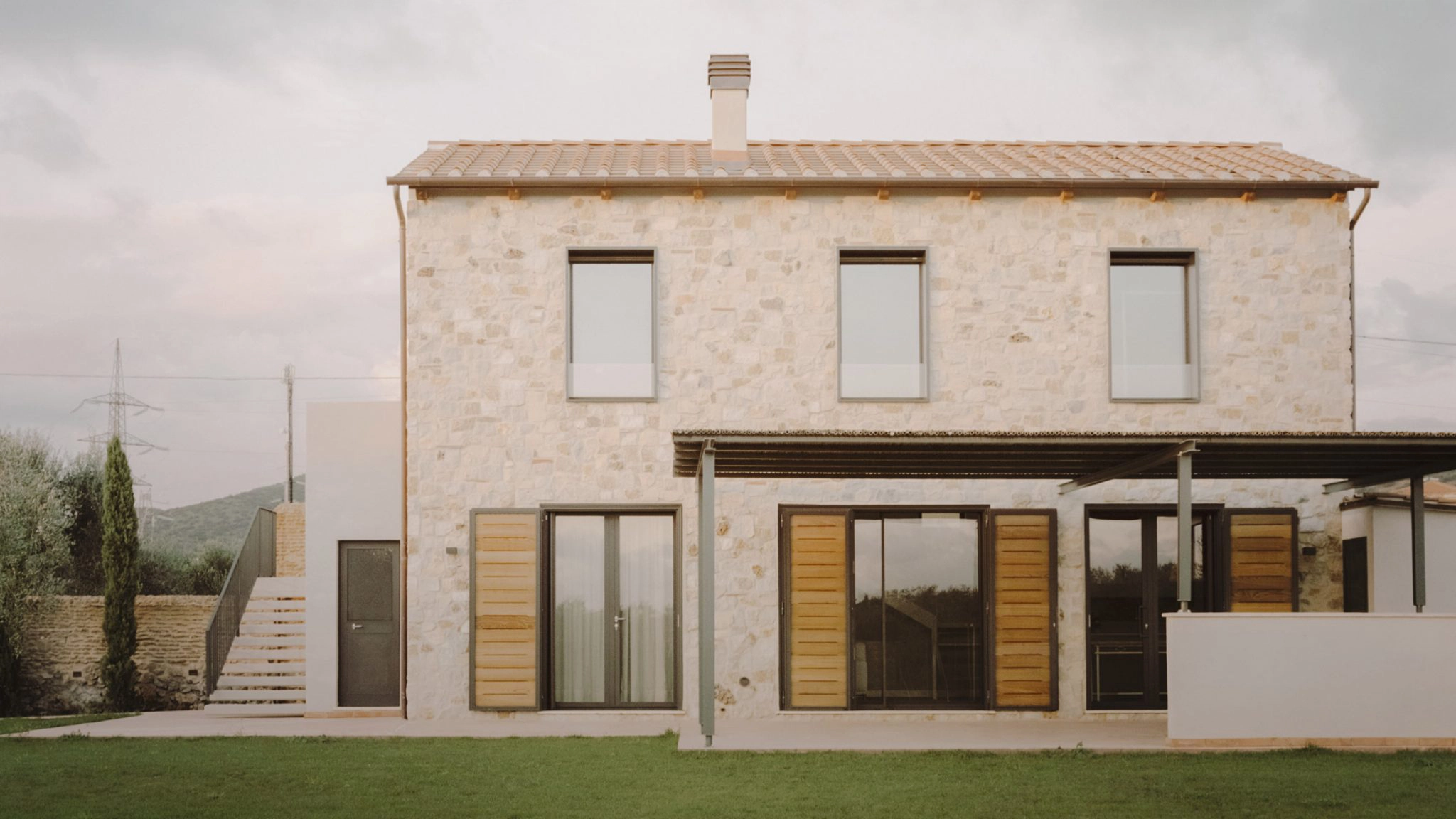 Rezydencja Casamanda, czyli minimalistyczny, wiejski dom w Toskanii