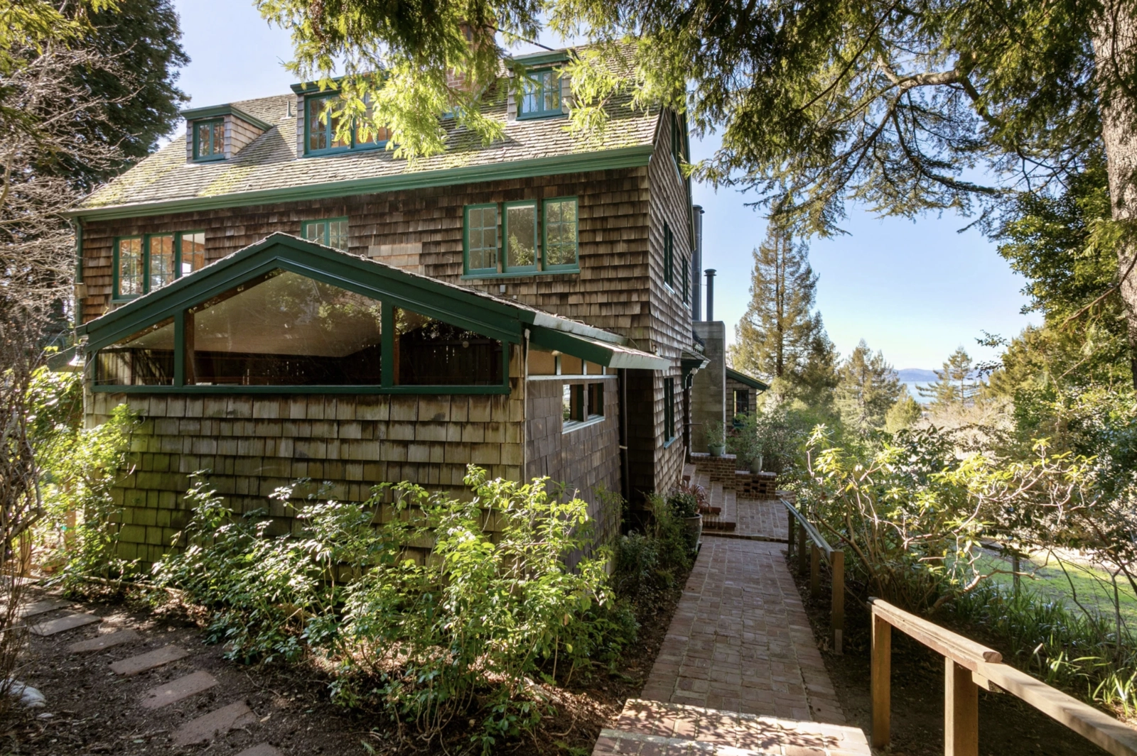 Wyjątkowy dom z Berkeley trafia na rynek po raz pierwszy od 60 lat