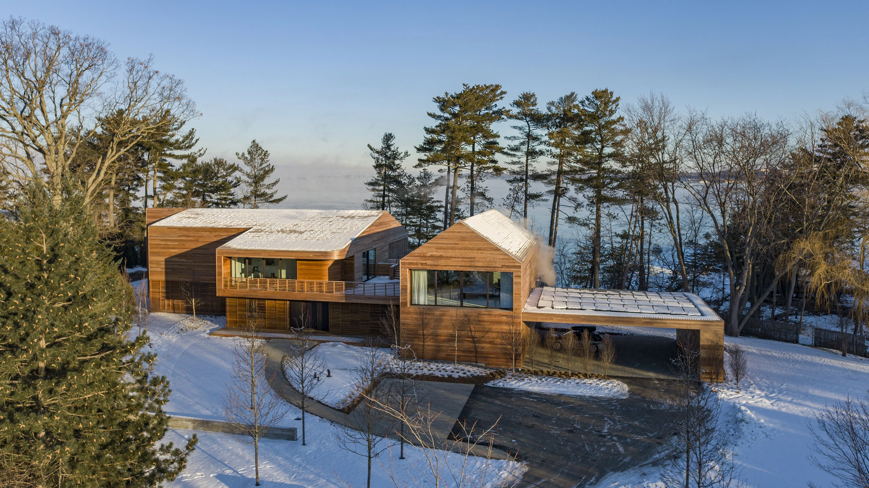 Inspirowany akcentami morskimi dom nad jeziorem w Vermont