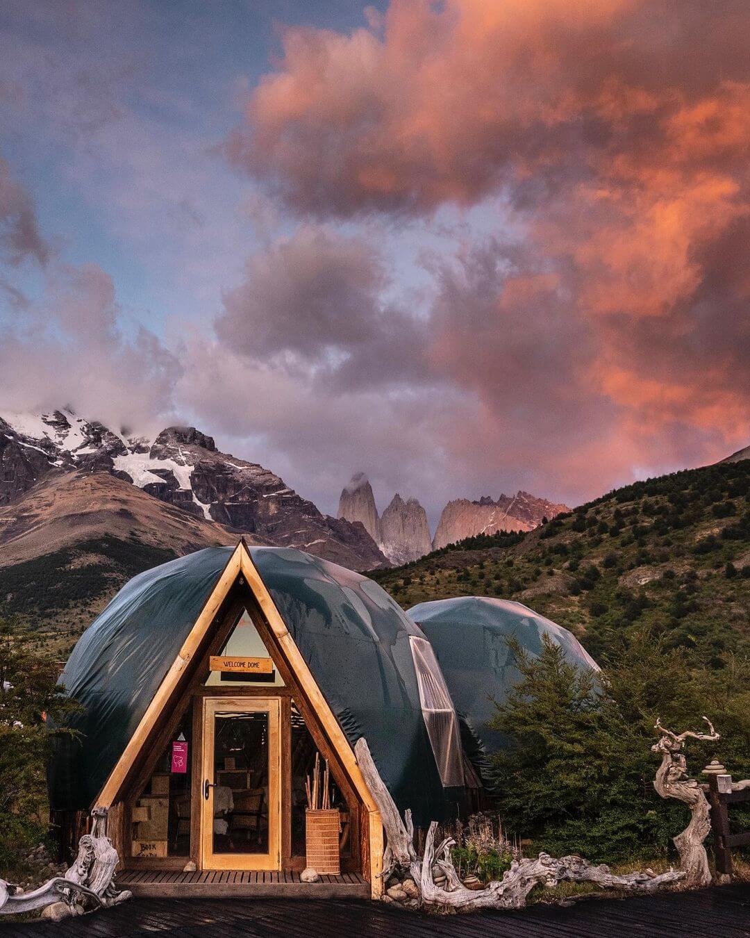 EcoCamp Domes to domki kopułowe u podnóża gór w Chile
