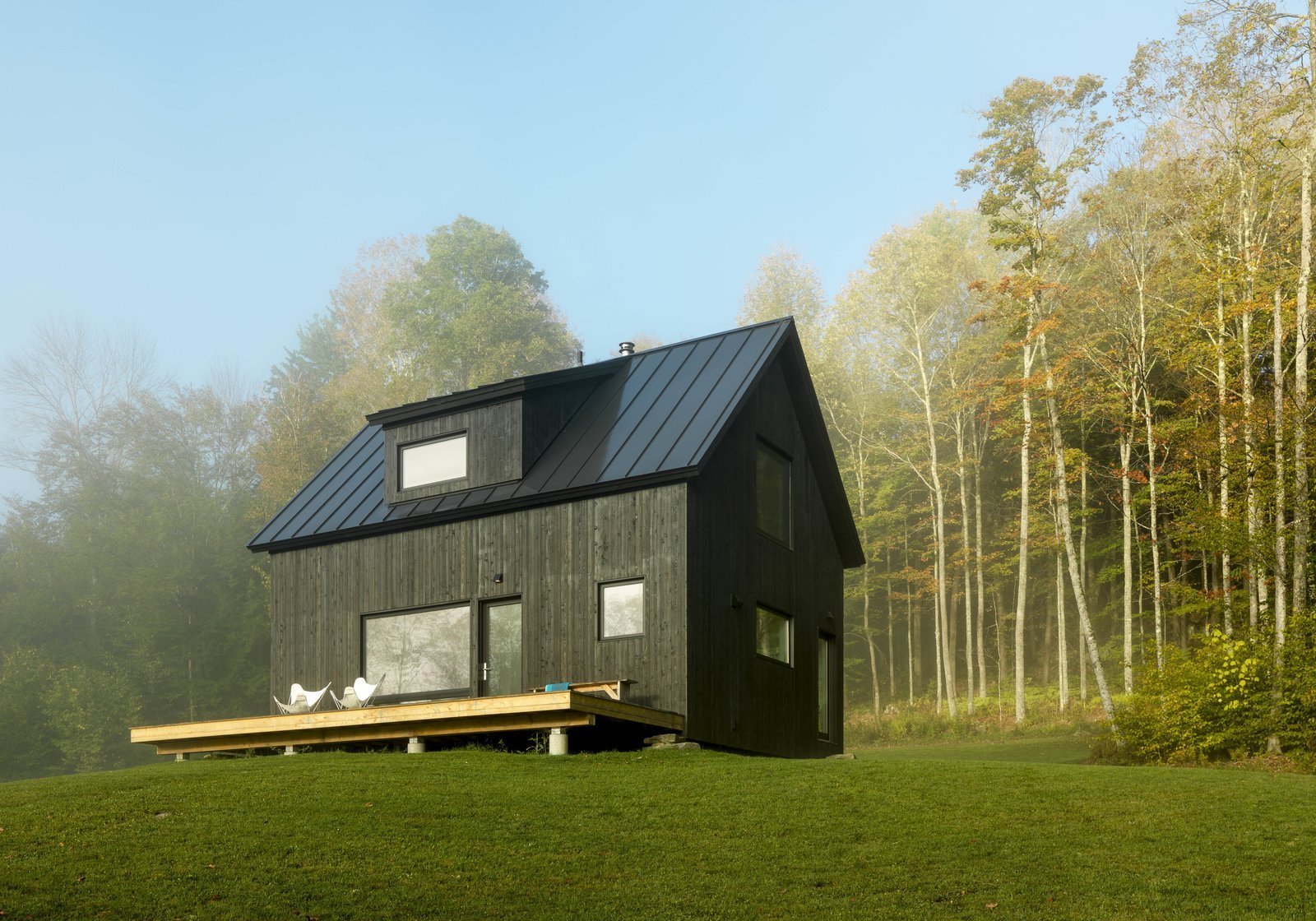 Little Black House – funkcjonalny dom dla czteroosobowej rodziny