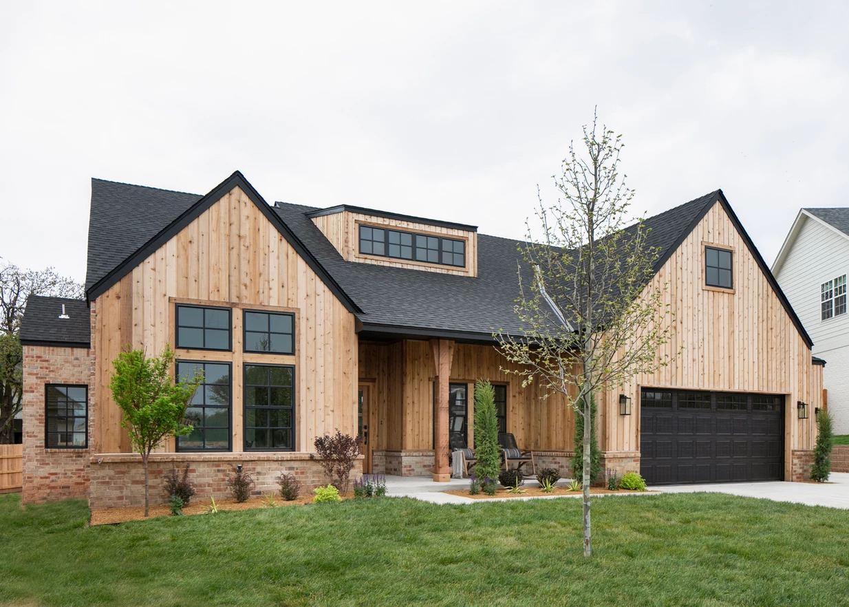 Rodzinna rezydencja by McGregor Homes and Kelsey Leigh Design Co.