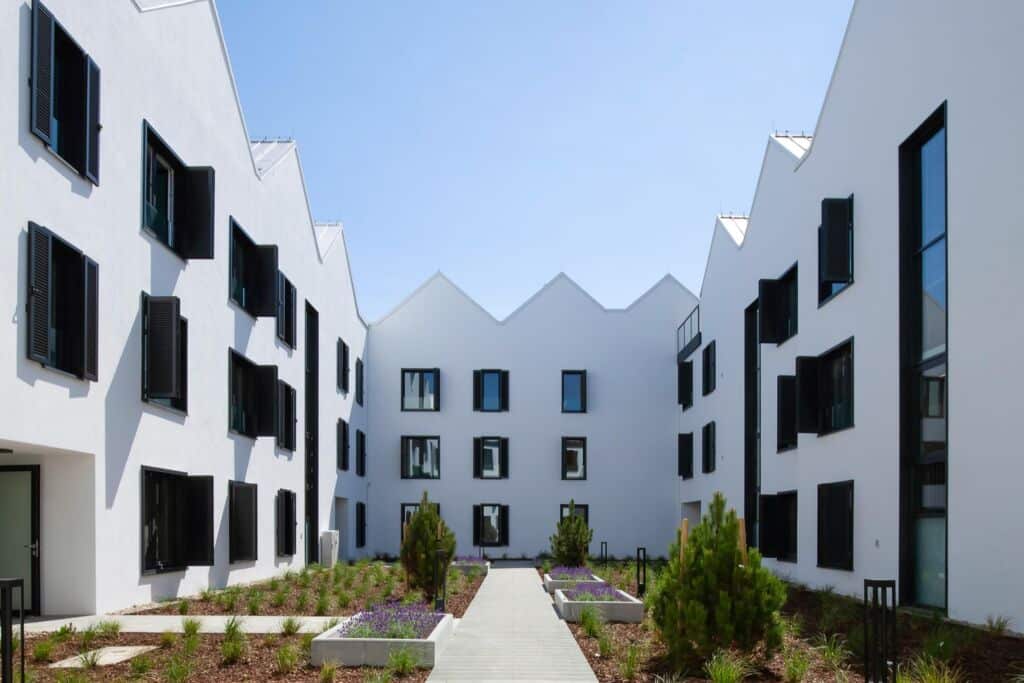 Apartamenty Porto Łeba w otulinie lasu sosnowego by Archmondo in Łeba