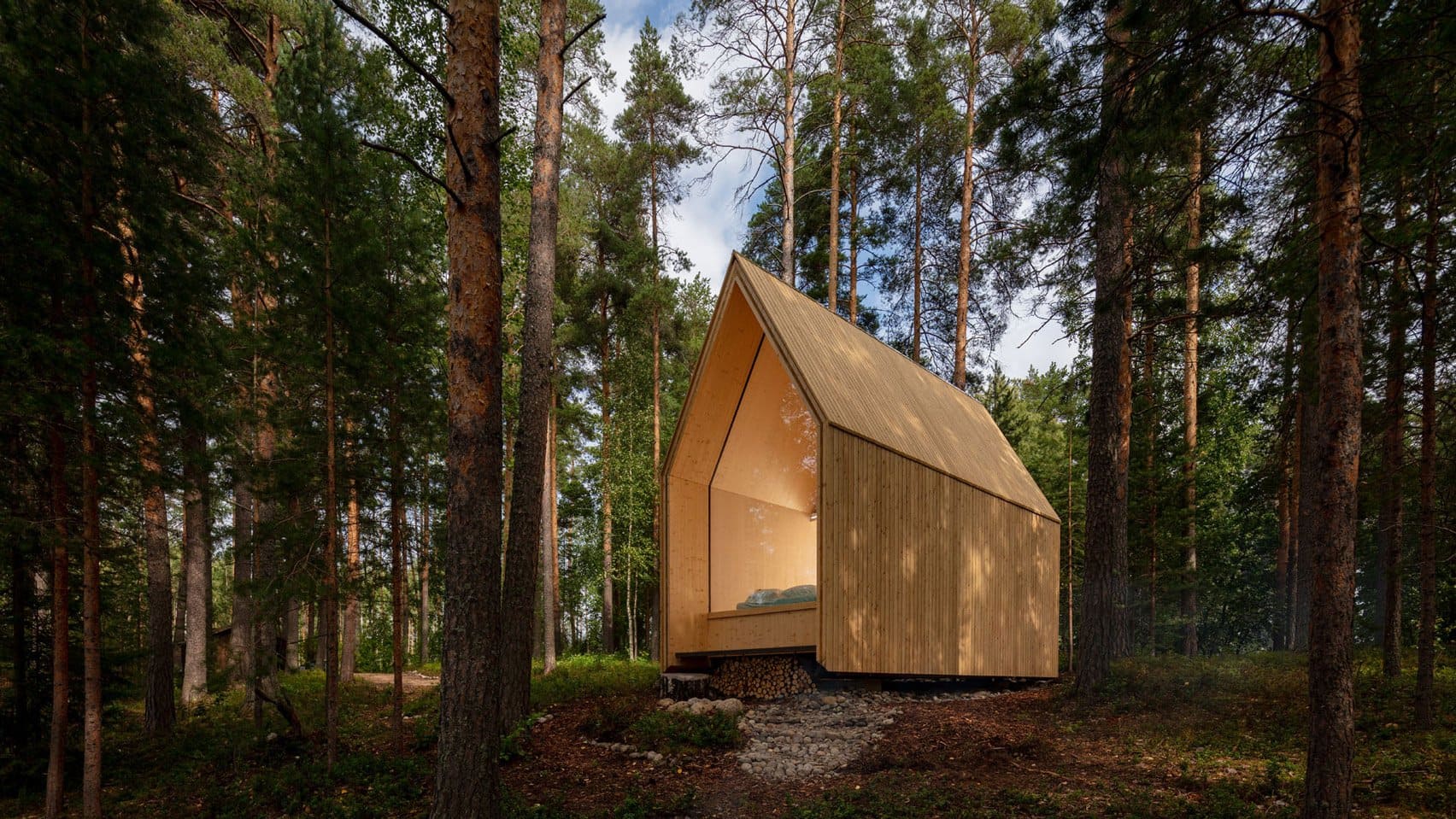 Kynttilä - chatka z laminowanego drewna by Ortraum Architects in Finlandia