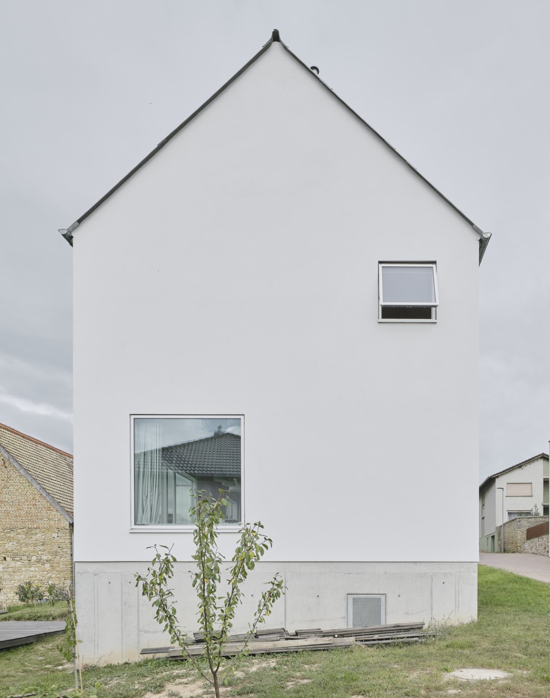WIT 005: Dom na wsi Fröhlich Gassner Architekten Zrównoważony dom na wsi