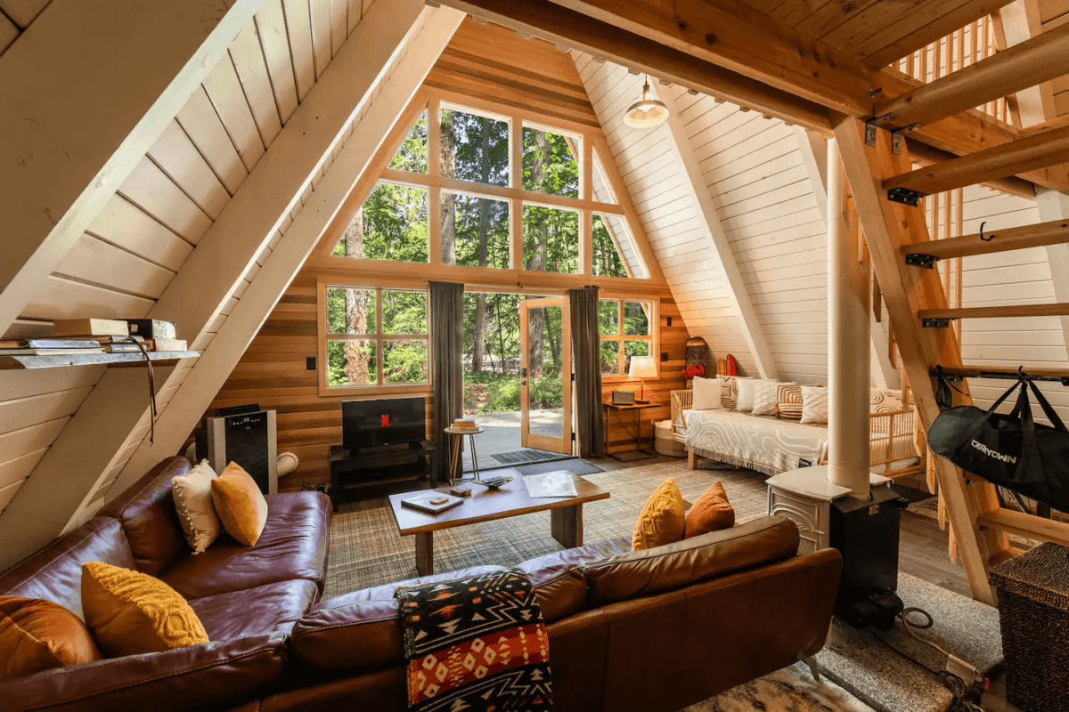 Tye Haus, Airbnb