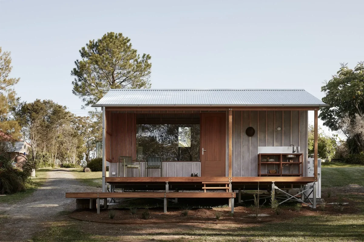 Healthy Cabin, Studio Dot